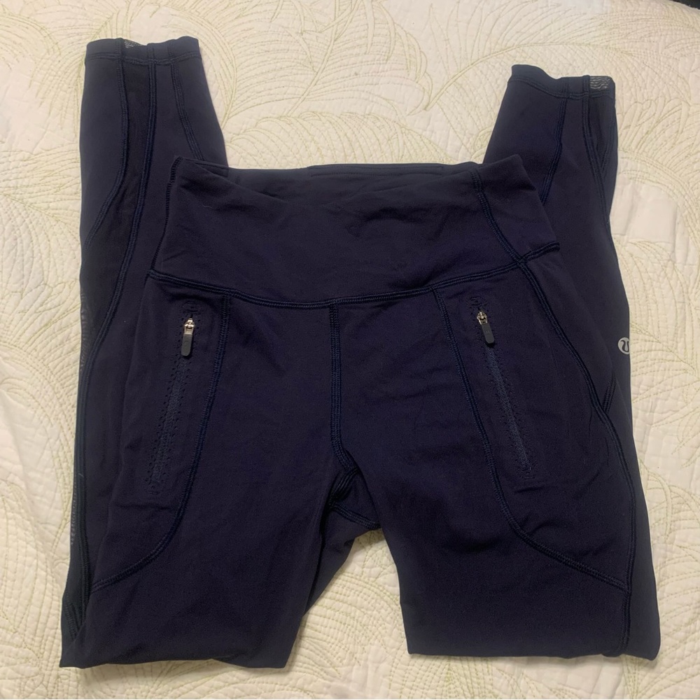 Navy blue cropped lululemon leggings